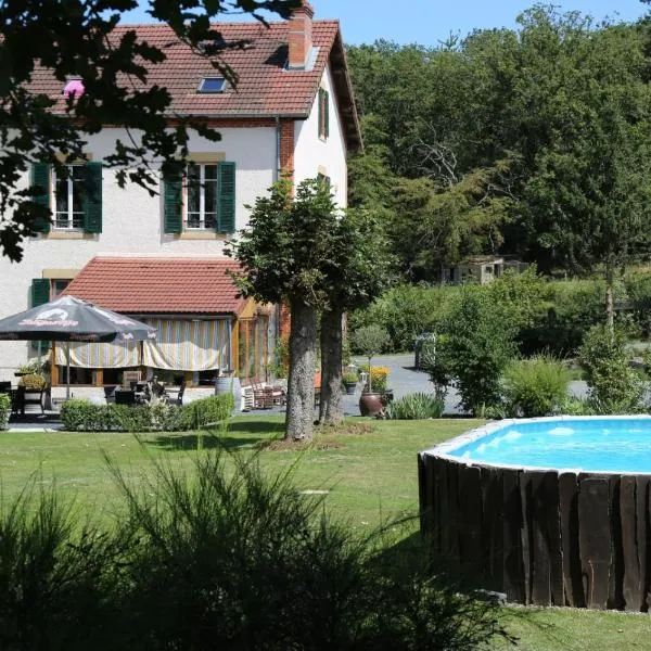 Renard et l'abeille, hotel u gradu 'Chalmoux'