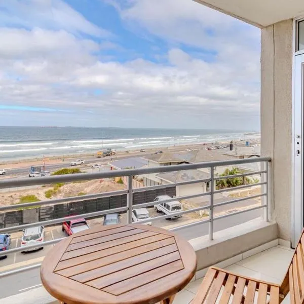 The Bay Luxury Beachfront Apartment – hotel w mieście Table View