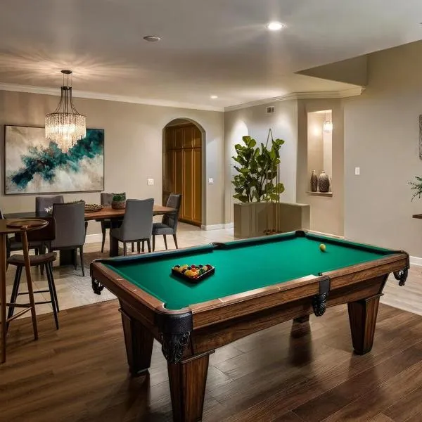 Spacious Disney Retreat with Pool Table Fire Pit, hotell sihtkohas Placentia