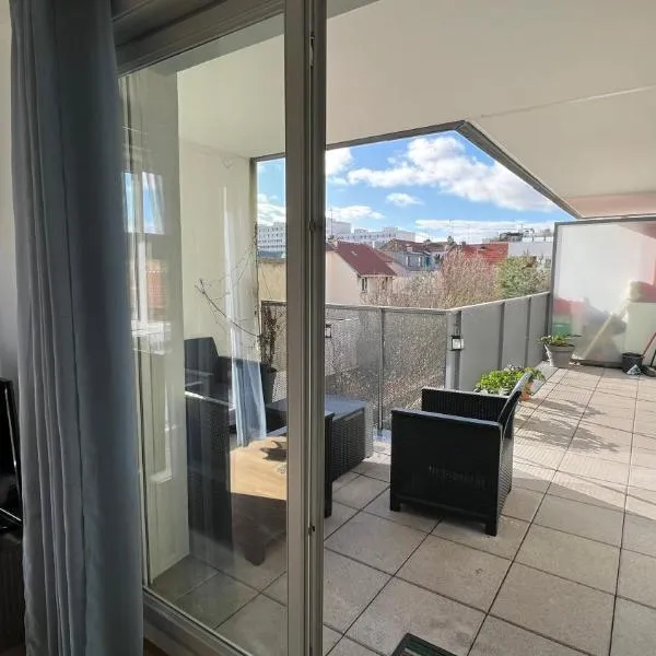 Malakoff में, होटल Lumière Parisienne Spacious 2BR Apartment with Terrace Free Parking Near Metro Line 13