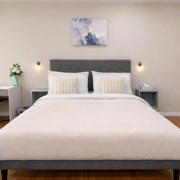 Vita House - Minutes to Rogers Stadium - Walk or Transit - Near VELD Downsview and Yorkdale, hotel di Toronto