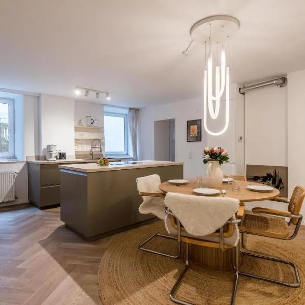 Modernes Design-Apartment mit großer Küche in Augsburger Altstadt Kapuzinergasse, hotel a Augusta (Augsburg)