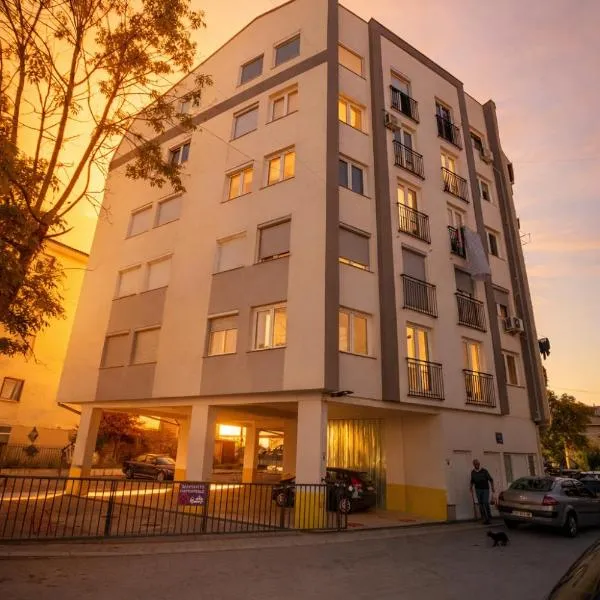 Balcony Free Parking City Center Apartment in Ohrid Near Lake, hotell i Ohrid