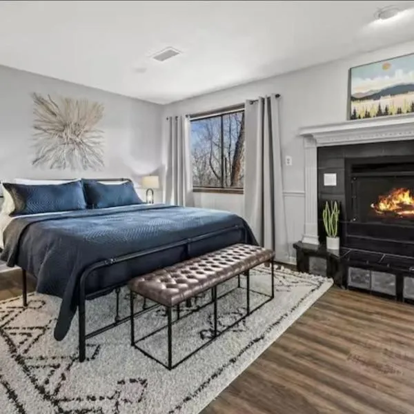 Fall Mtn Views, Hot Tub, Sauna, close to Downtown!, hotel in Gatlinburg