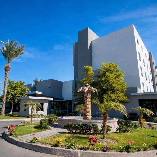 Hotel Mirra San Luis，聖路易斯里奧科羅拉多的飯店