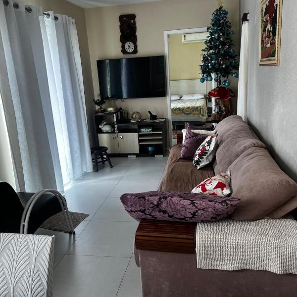 2 bedroom house, 700m from the sea in downtown BC, casa de 2 quartos centro de BC