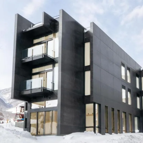 Cedars Hotel HAKUBA, hotel em Otari