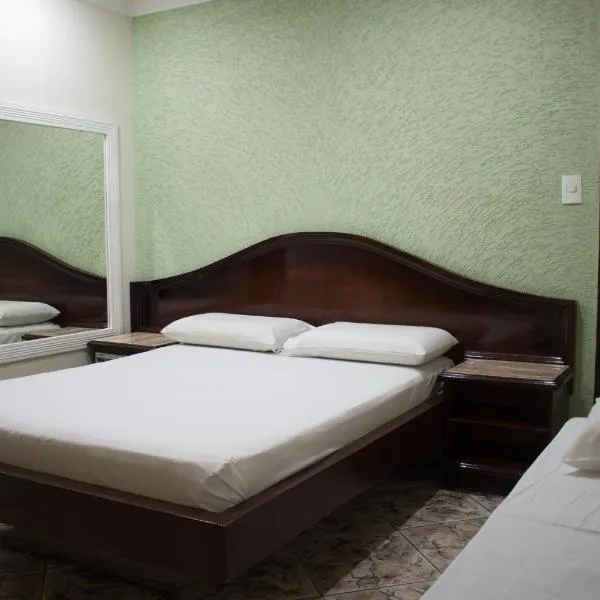 Hotel Valadares, отель в городе Нуклео-Бандейранти