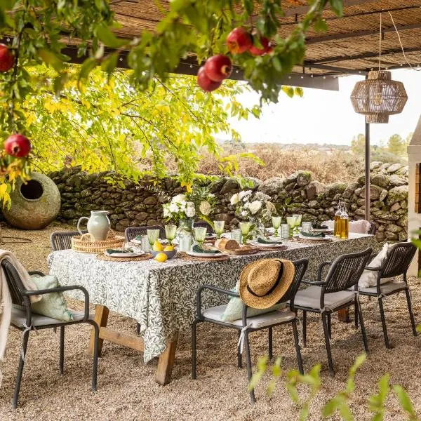 Wishome - Casa con piscina en una preciosa finca privada, готель у місті Mejorada