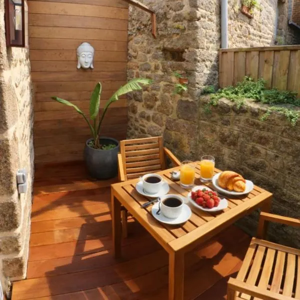 Maison de pêcheur rénovée à deux pas du port, hotel en Barfleur