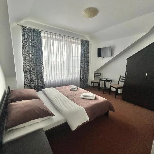 Restauracja - Noclegi Kołek，Pogórze的飯店