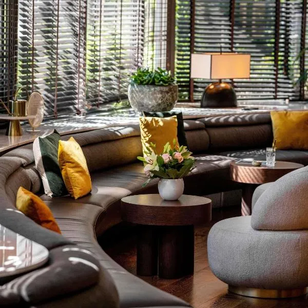 Le Louise Hotel Brussels - MGallery Collection, hotel em Bruxelas