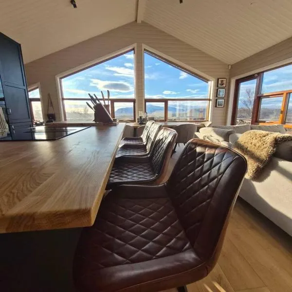 Golden Circle Lux Cabin/Cinema & Aurora Glasshouse, hotelli kohteessa Selfoss