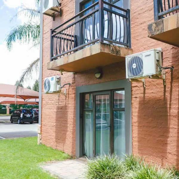 The prestige suite at Bains lodge, hotel di Bloemfontein