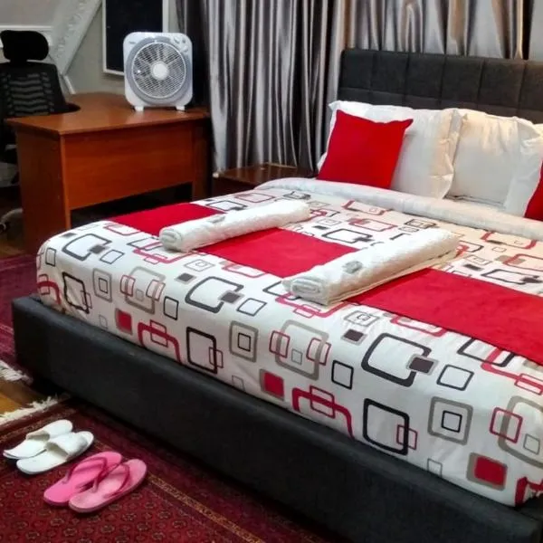 Kukis Place, 5 bedrooms, whole compound, Hotel in Embu