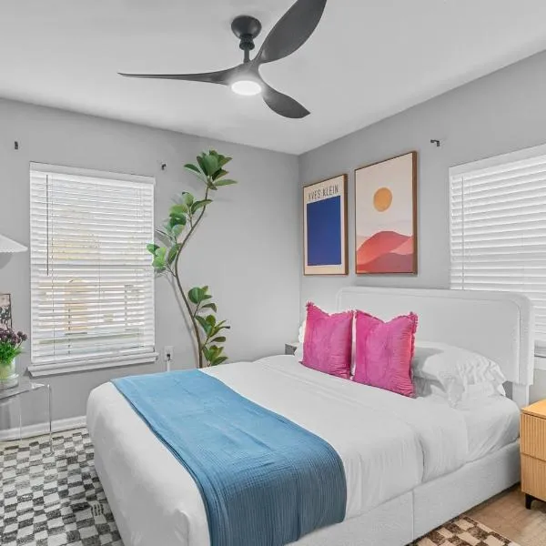 Sunlit Olive Haus | 3BR Duplex Near CWE, hotel in Saint Louis
