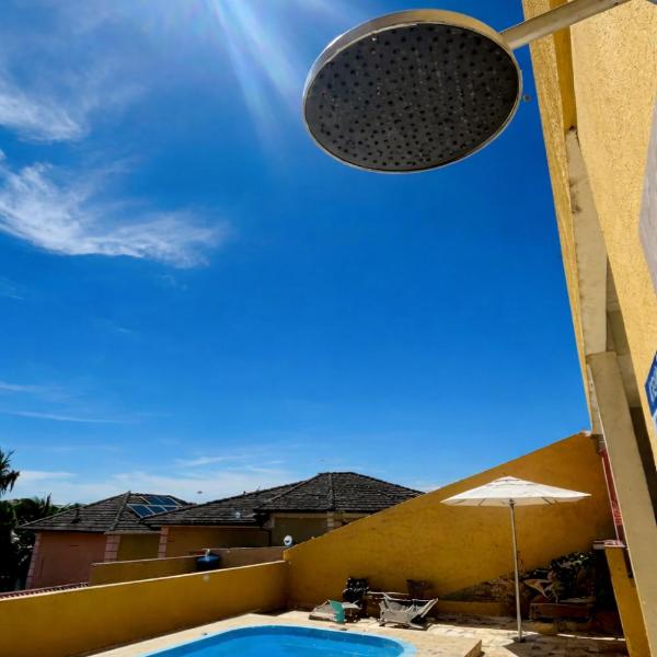 Casa com 3 quartos em condomínio com piscina