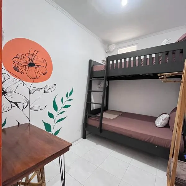 Cozy Bromo Hostel Malang、Ngadipuroのホテル