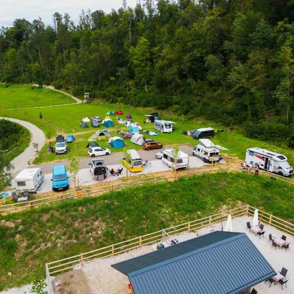 Barbana Lipizzans Camper Park - Pitches for Campers and Tents, hótel í Radovljica