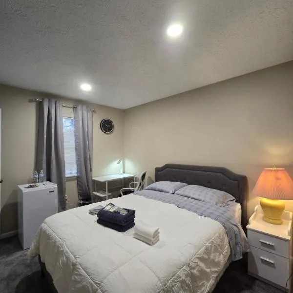 Private Queen Room with Smart TV Guesthouse, Hotel in Stone Mountain