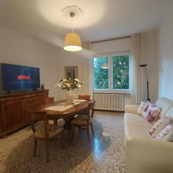 CASA CARLINA Pet Friendly, hotel a Salò