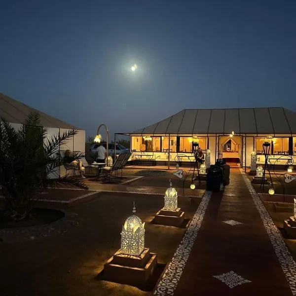 Merzouga Desert Night Luxury Camp Tours & Cozy Rooms, отель в городе Rissani