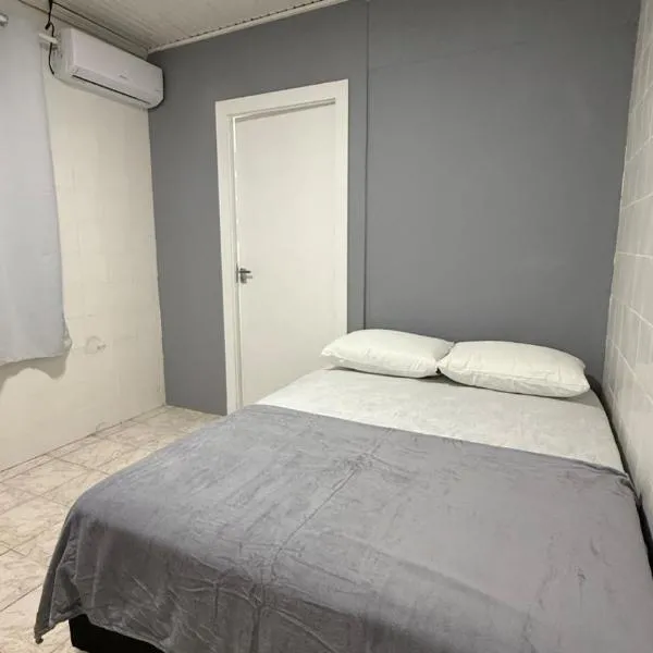 Flat aconchegante e bem localizado em área central, hôtel à Chapecó