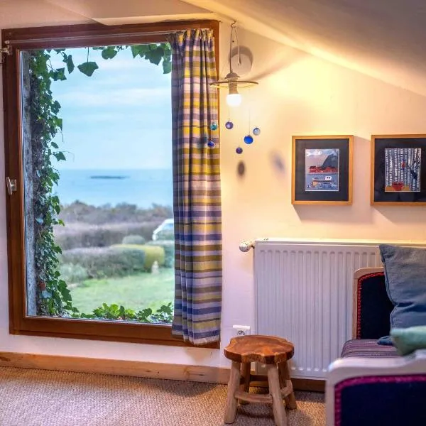 Chambre Magnifique Vue sur Mer sur le GR34, hotel in Saint-Coulomb