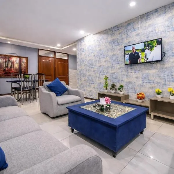 Private 2BD Apartment Opposite Dha Phase 8, hotell i Lahore