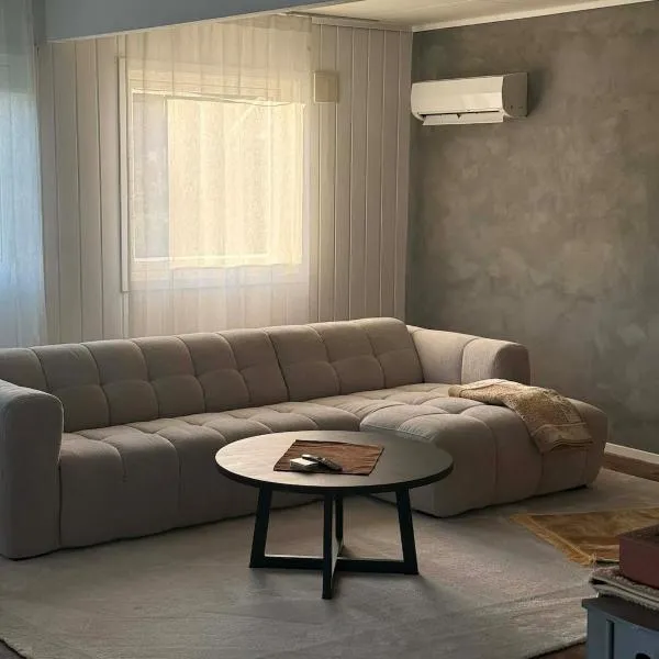 Calm, big, modern house in a quiet neighbourhood, отель в городе Senja