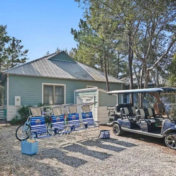Beach Bungalow, 3 Min Walk to Beach, Golf Cart, 4 bikes, Wagon, hotel in Seacrest