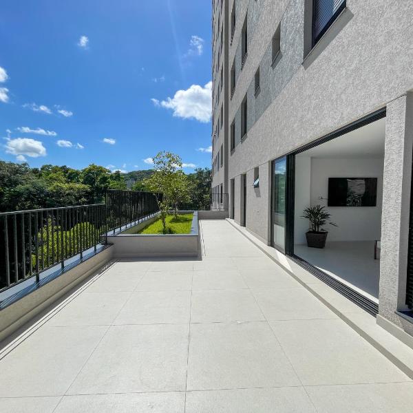 Modern apartment with 2 suites and outdoor area