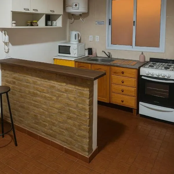 JACARANDA Alojamiento Temporario、ラス・フロレスのホテル