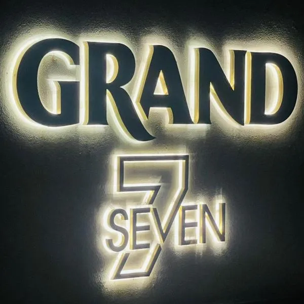 Grand Seven Guest & Restaurant, hotel in Ampara