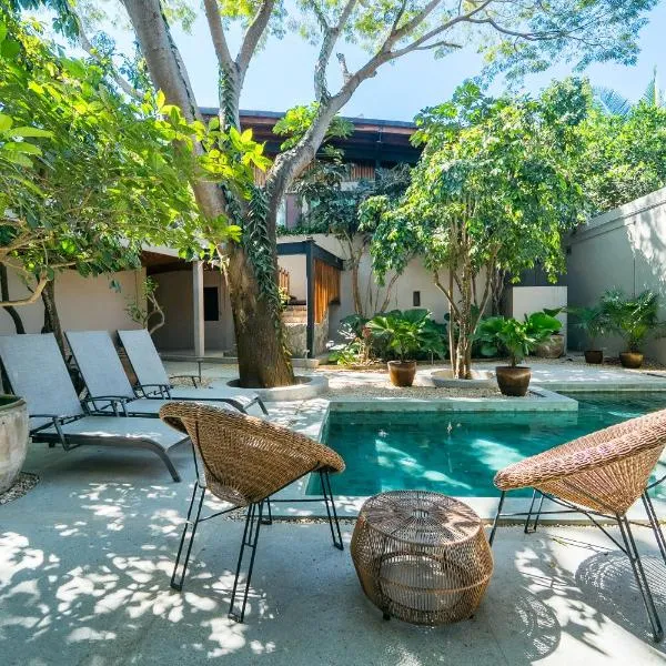 Welcome to Paradise - Luxurious 2 Bedroom Oasis with Pool and Lush Tropical Garden, hotel en Sayulita