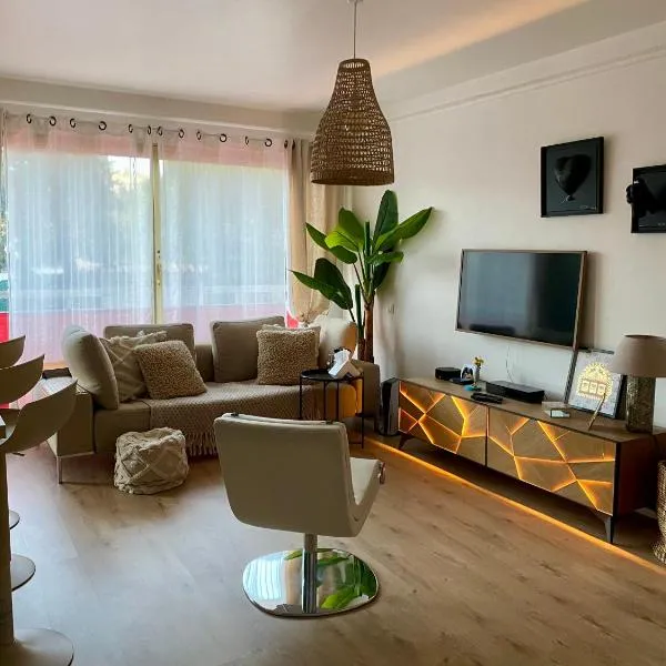 Appart pour 4 pers près de Cannes proche commerces wifi rapide, hotel u gradu 'Le Cannet'