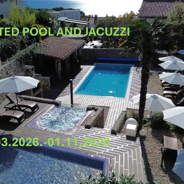 Villa Palma Krk Penthouse apartment with sea view and private jacuzzi, hotell i Krk