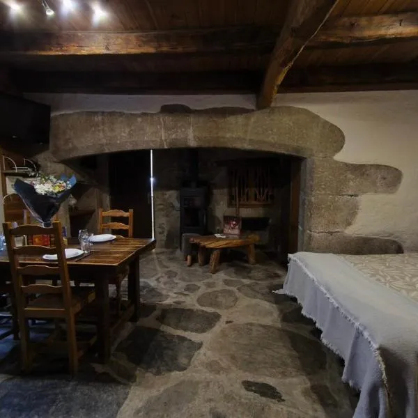 Chambres d'hôtes Les Violles, מלון בChirac