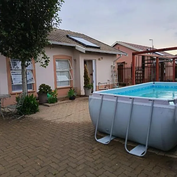 Dimela Cottage, Hotel in Bloemfontein
