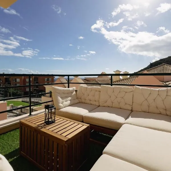 Premium Sea View Retreat with AC - 10 Min Beach, Hotel in Sesimbra