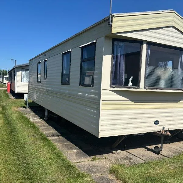 6 berth static in Skegness, hotel in Chapel Saint Leonards