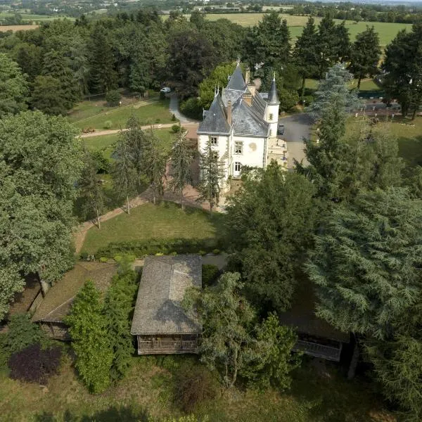 Chateau Du Boisniard, hotel in Chambretaud