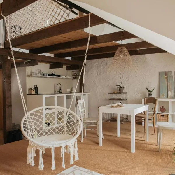 Flusshaus BnB Alicudi, hotelli kohteessa Brugg