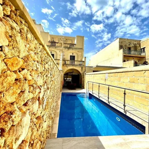 Ta' Gigi Retreat for 10, 5 bedroom farmhouse with views!, Hotel in Għarb
