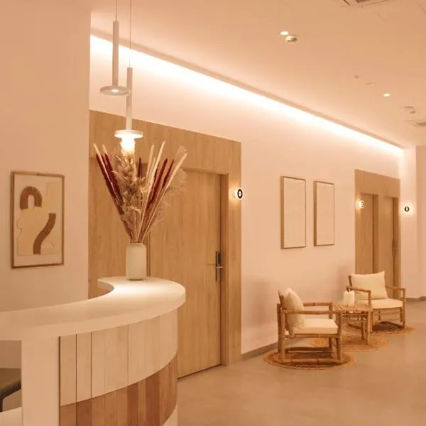 Tesoro Mediterranean Boutique Suites, hotel i Almuñécar