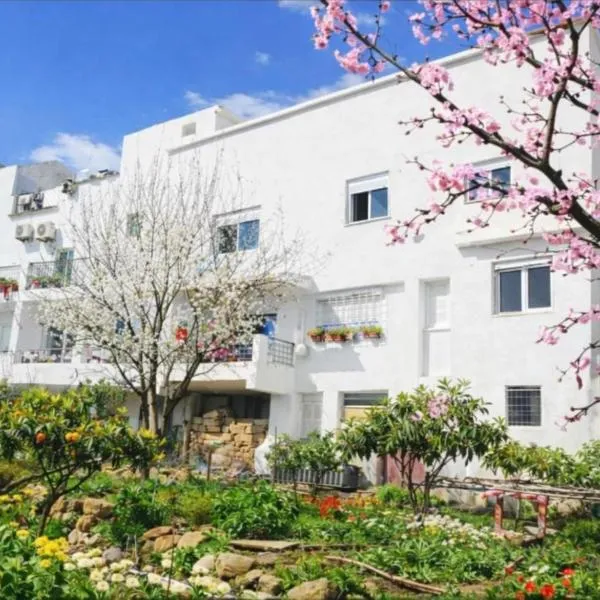 Taza Apartment with view park and restaurant, hotel en Taza