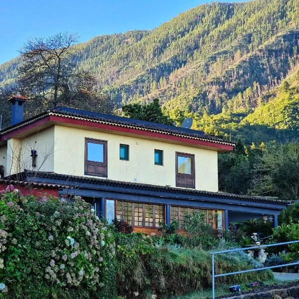 Apartament on the edge of the Teide National Park, khách sạn ở Los Realejos