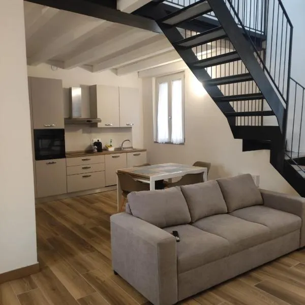 Appartamento Valverde 2, hotel u gradu Pjačenca