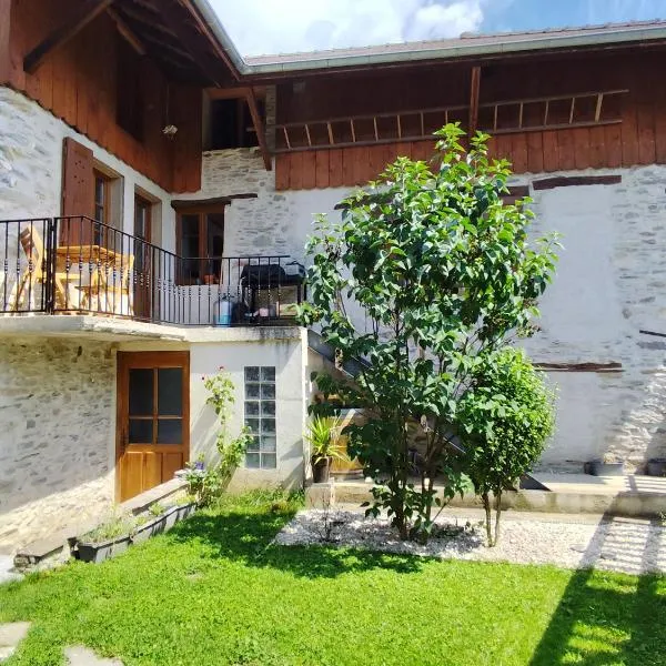 Duplex L'Aparté 2 à 4 pers - Balnéo, hotelli kohteessa Saint-Maximin