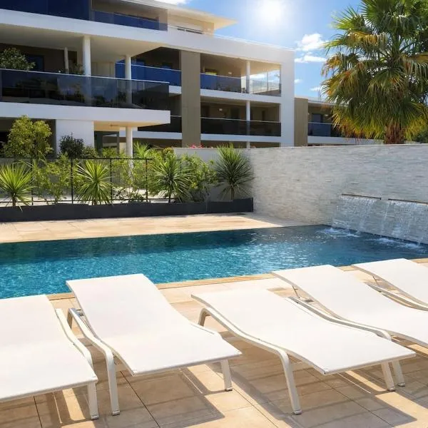 Appartement de luxe avec piscine et terrasse、ラットのホテル